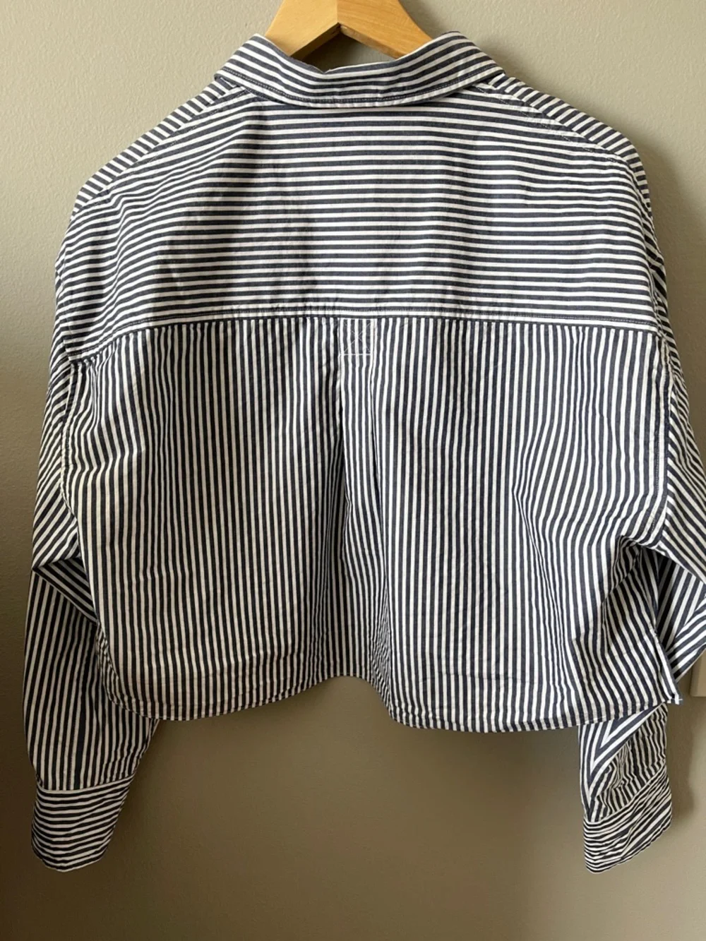 French Connection cropped striped button-down shirt - Picture 7 of 10